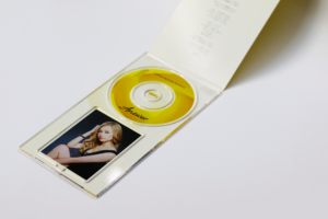 【新アイテム】シングルCD風アクリルスタンドをリリースしました！